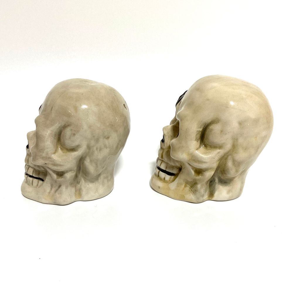Skull Salt Pepper Shakers Blue Sky Halloween NEW - Picture 5 of 13
